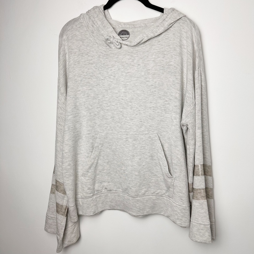 SUNDOWN GRAY FLARE SLEEVE SOFTCORE PULLOVER